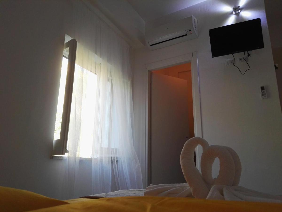 A Due Passi Dal Mare Bed & Breakfast Акуапеса Екстериор снимка