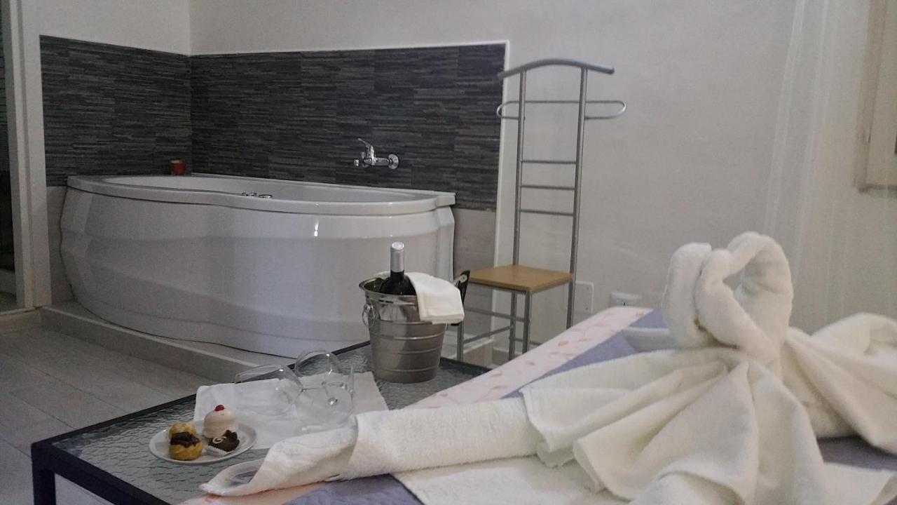 A Due Passi Dal Mare Bed & Breakfast Акуапеса Екстериор снимка