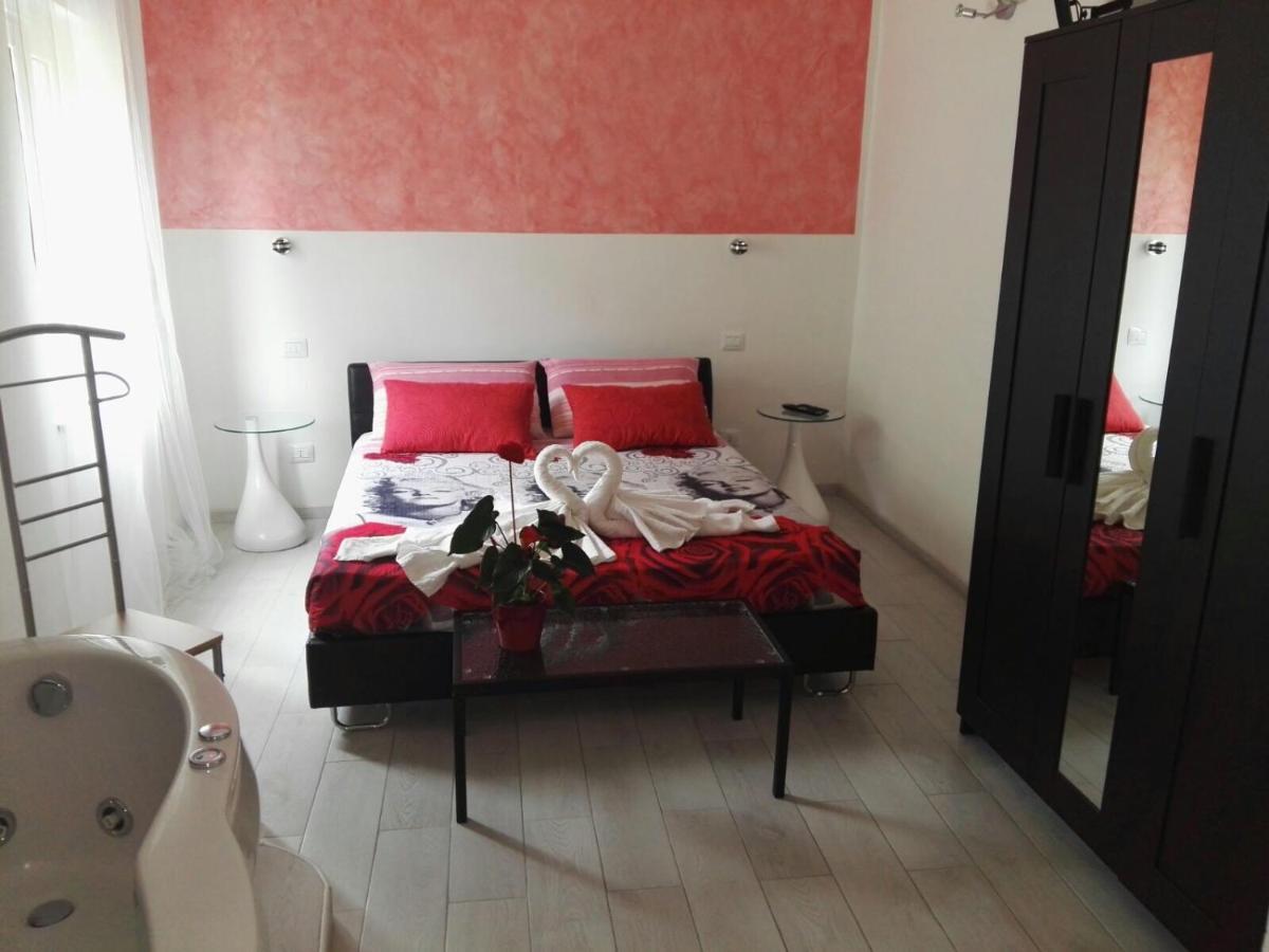 A Due Passi Dal Mare Bed & Breakfast Акуапеса Екстериор снимка